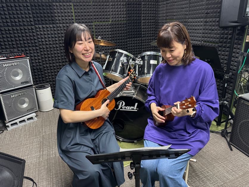 Liveart吉祥寺ウクレレ教室の練習風景
